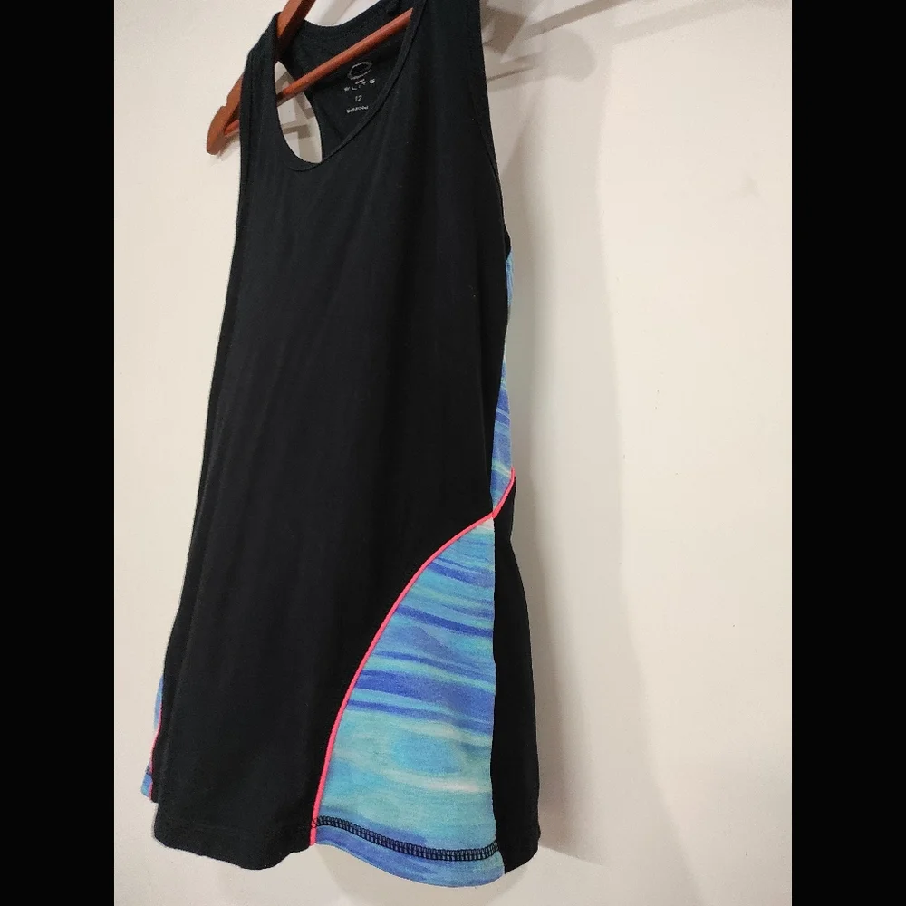 ❌SOLD❌Tank With Bra Attached - Picture 3 of 7